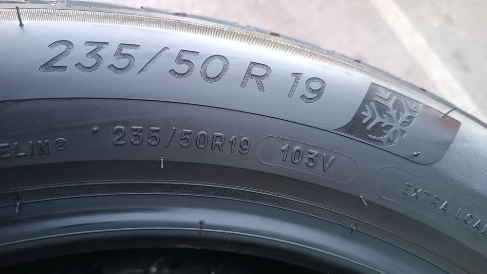235/50/19 Michelin