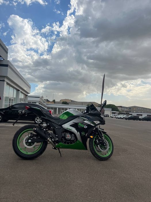 Yamaha R3 replica 250 cc incektor