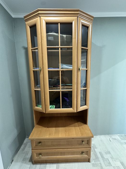 В продаже Шкаф-витрина
