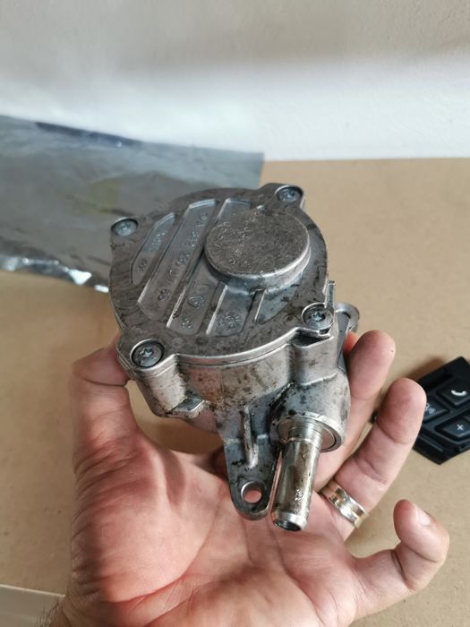Pompă vacuum MERCEDES W166 V6/2.2 A6422300765