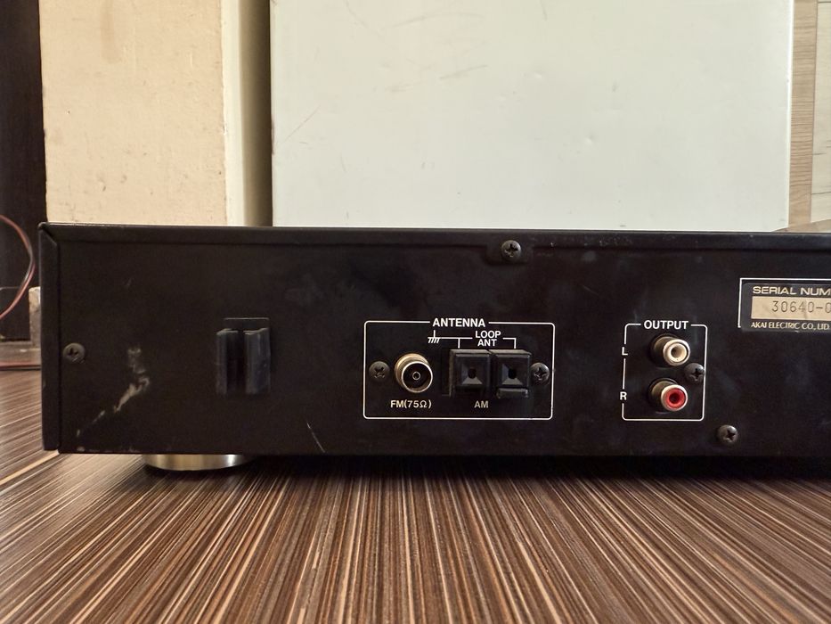 Akai AT-52L Тунер