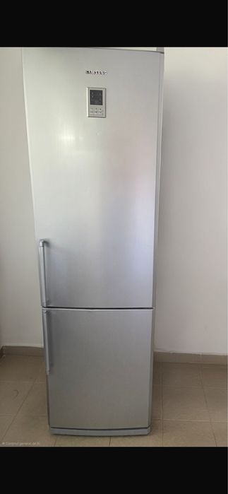 Vand frigider Samsung