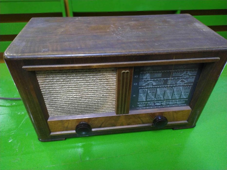 Radio vechi Nordmende 398 (Germania, 1949/1950) – pentru colecționari