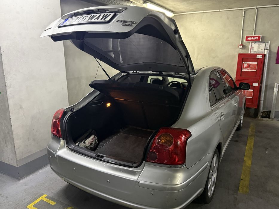 Toyota Avensis  2004