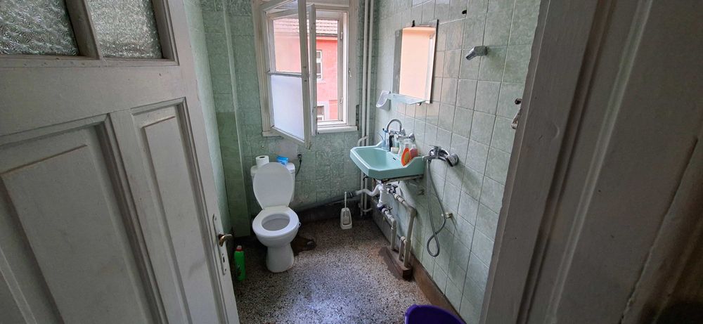 Дава се под наем Тристаен апартамент в София, Яворов - 100 кв.м за 306 € - Снимка #6