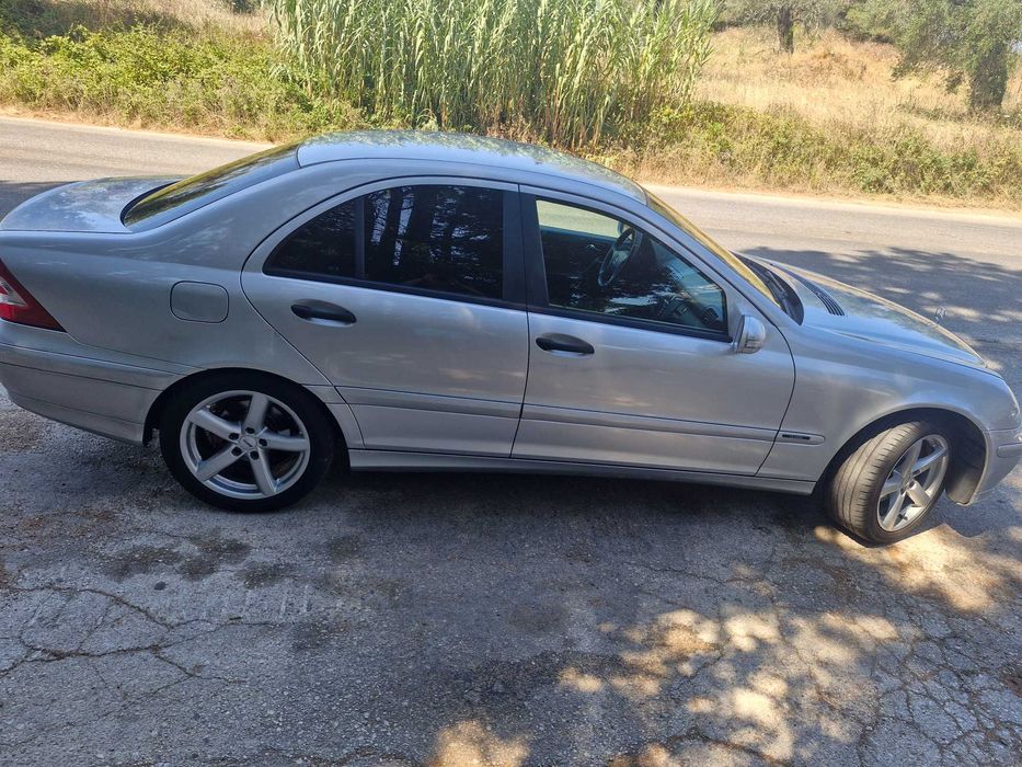 MERCEDES-BENZ C-Class 2004 — imagine 5