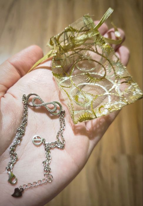 Сребърна гривна безкрайност с проба 925