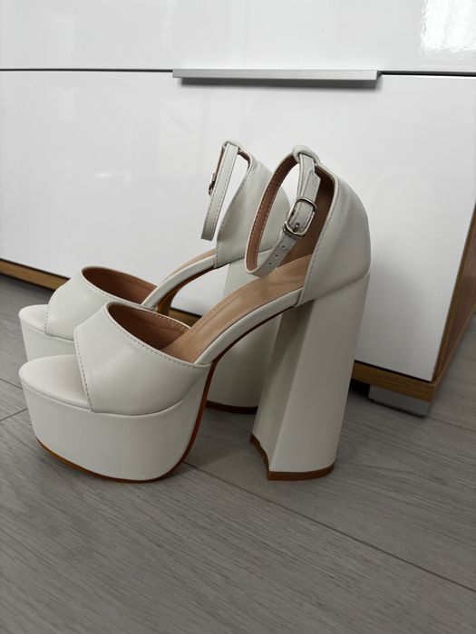 Официални обувки