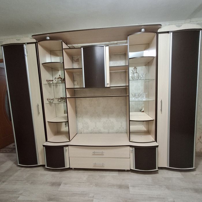 Шкаф- сервант для дома