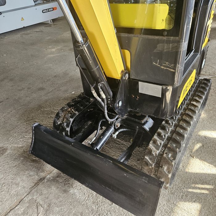 нов китайски мини багер ME 16