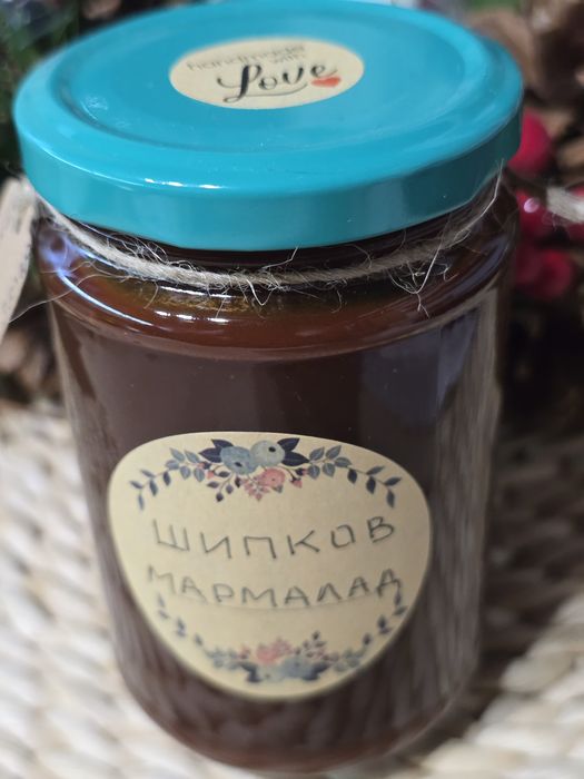 Шипков мармалад с кафява захар,ръчно приготвен
