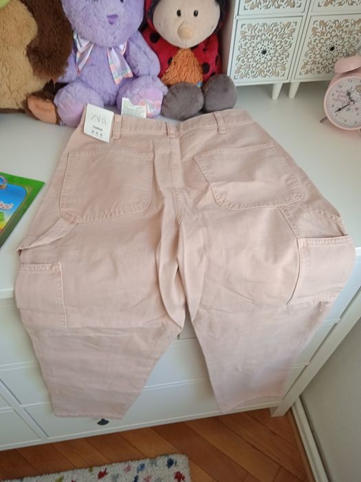 Pantaloni Zara, noi