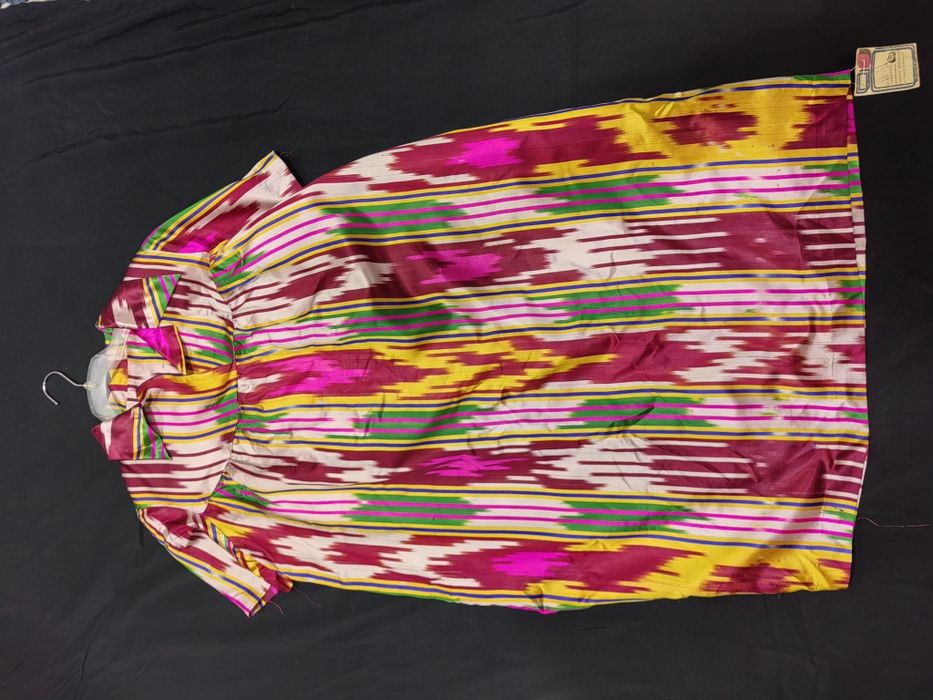 Натуральный шелк  Женское платье атлас  производство Россия 1979 г