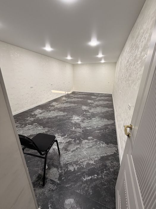 Офис на Саламатина / СРОЧНО