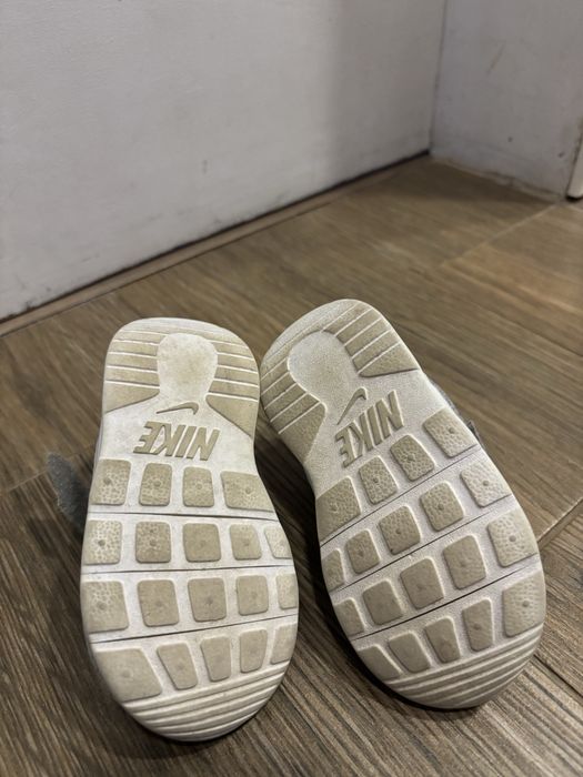 Маратонки NIKE !21 номер!