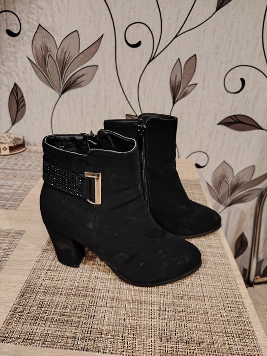 Vand încălțăminte 37