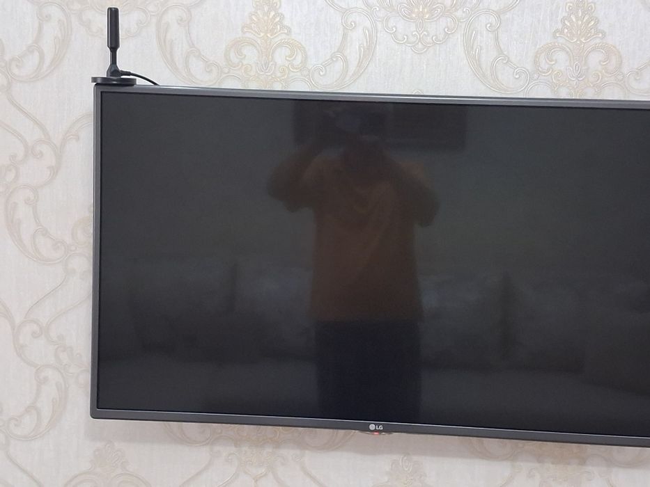 Телевизор LG диагональ 110 см, смарт Б/у , в отличном состочнии
