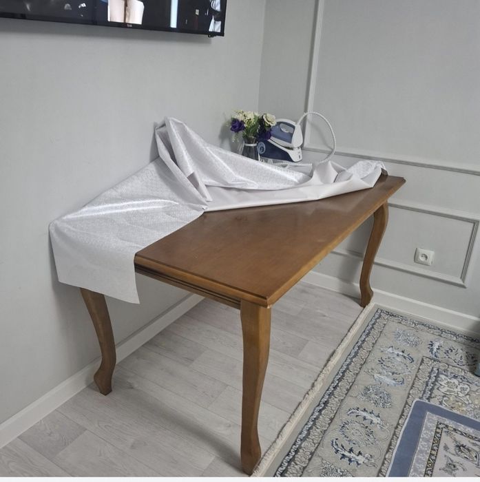 Стол стулья для гостиной