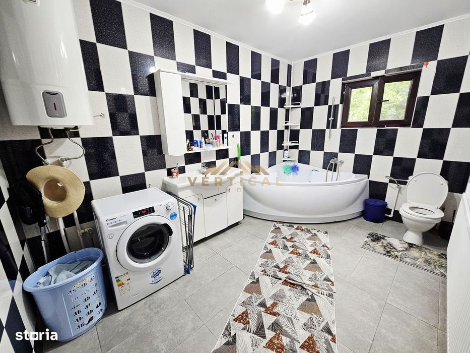 Vila 6 camere la intrare in Dobreni