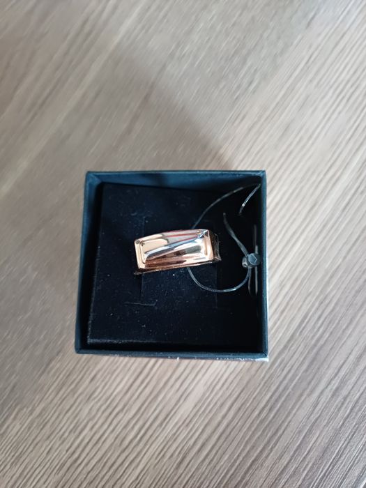Продам золотые изделия
