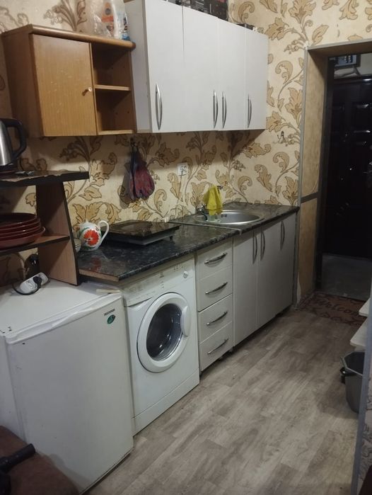 1 комнатная квартира Своя! 18м.бывшие общежитие 1 этаж 5 этажного дома