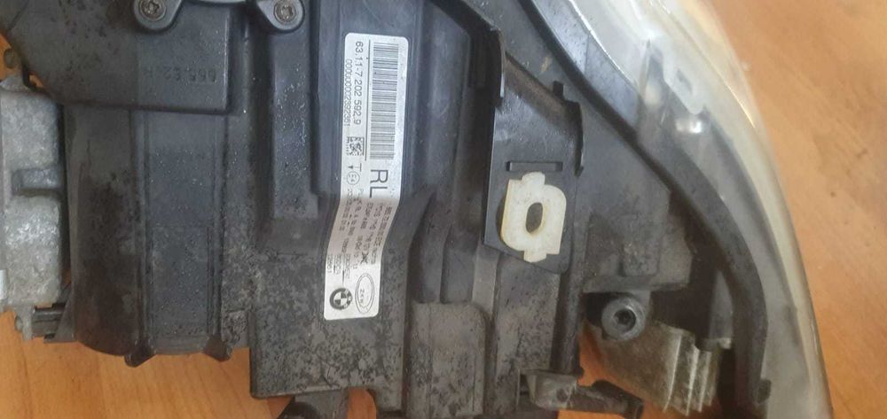 Far stanga dreapta BMW Seria 3 E90 E91 facelift LCI bixenon adaptive