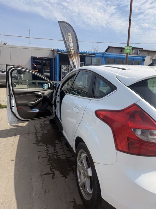 FORD Focus 2011 — imagine 4