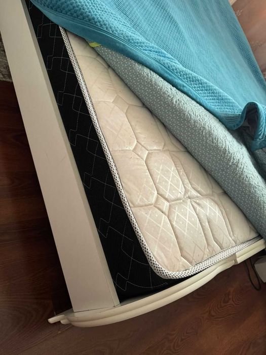 Продам кровать с ортопедическим матрасом