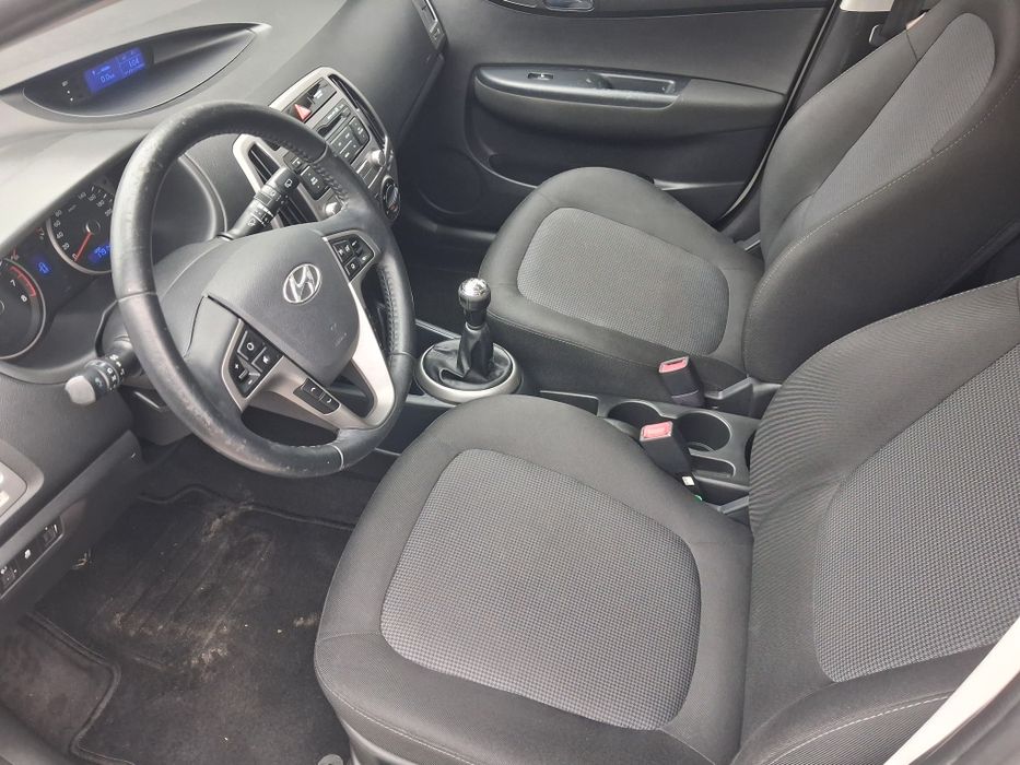 Hyundai  i 20 2015