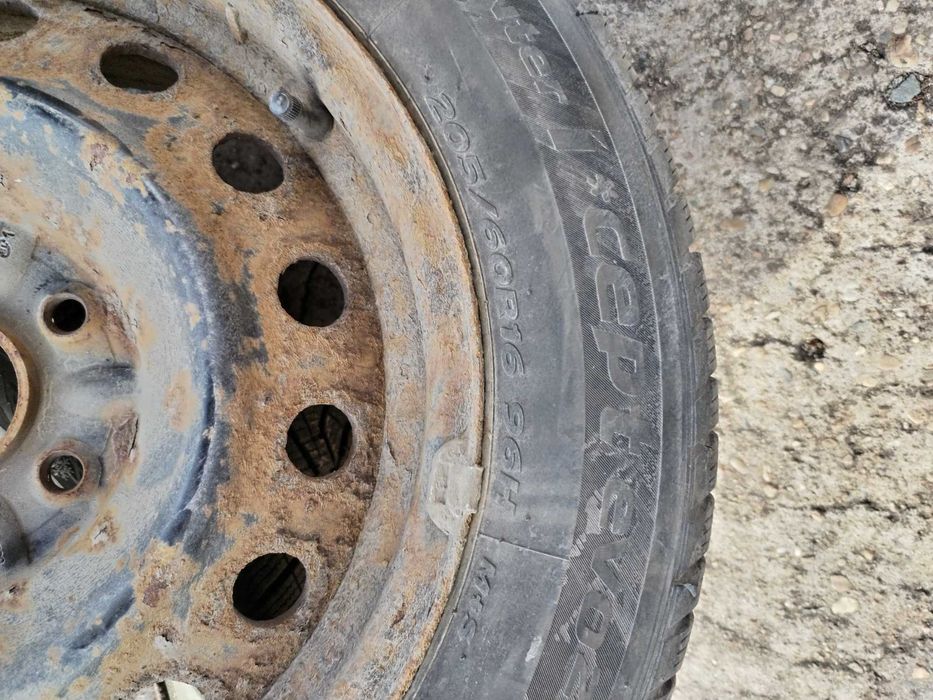 Продавам джанти 16 " 5х100 с гуми 205/60/16