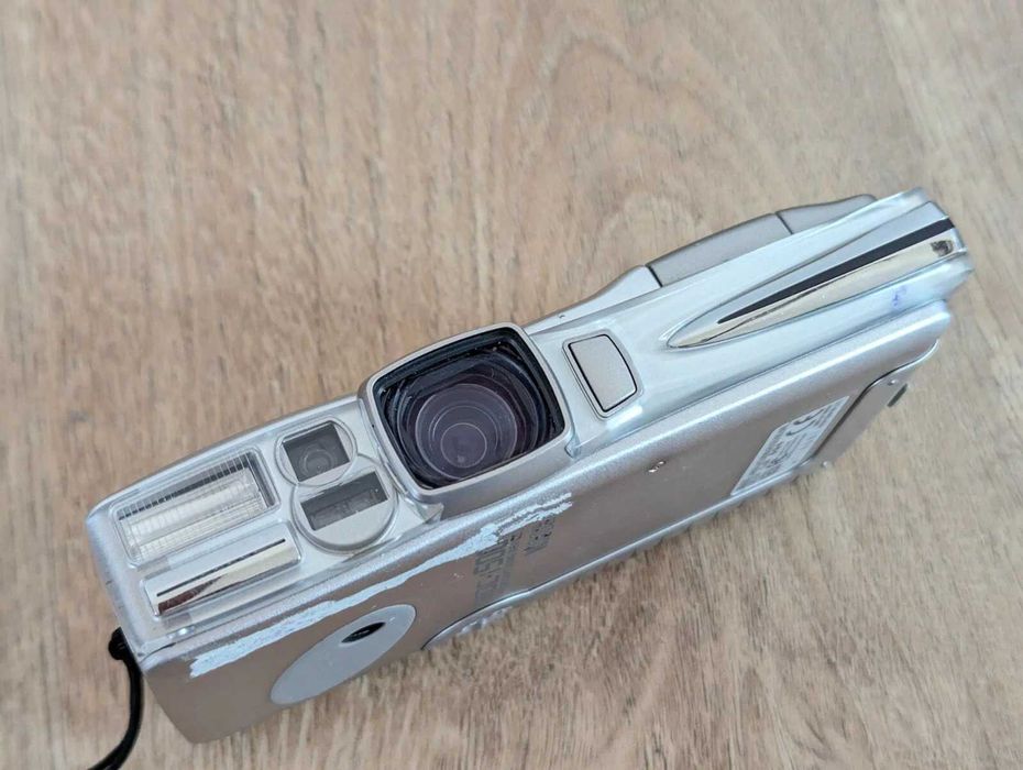 Konica DiMage Z5, Ricoh RDC-i500, Yashica Atoron, AGFA Selecta