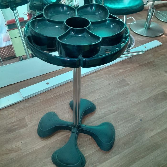 Парикмахерской оборудование