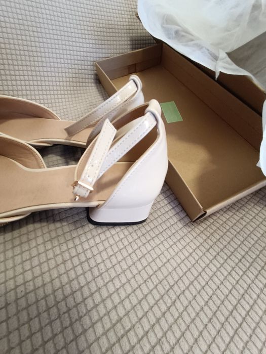 Pantofi eleganți fara toc