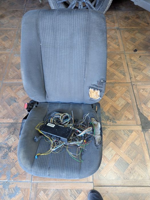 Электросидения от БМВ е34