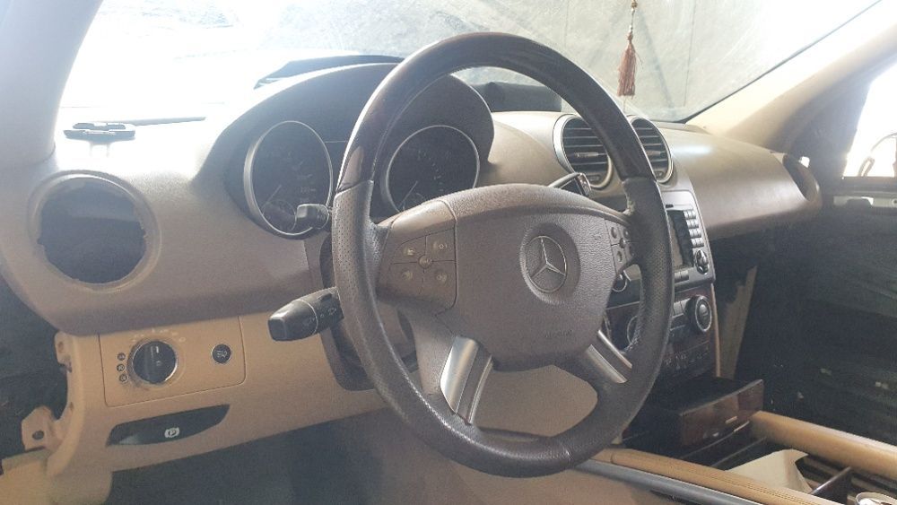 plansa de bord neagra Europa Mercedes ML W164 ML280 ML320 ML500 ML420