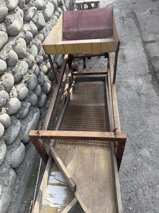 Elavator Sotiladi