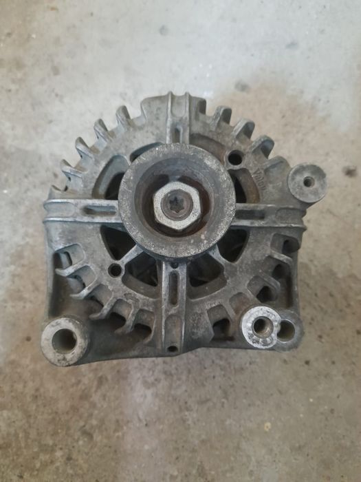 Генератор BMW X5 4,8  E70