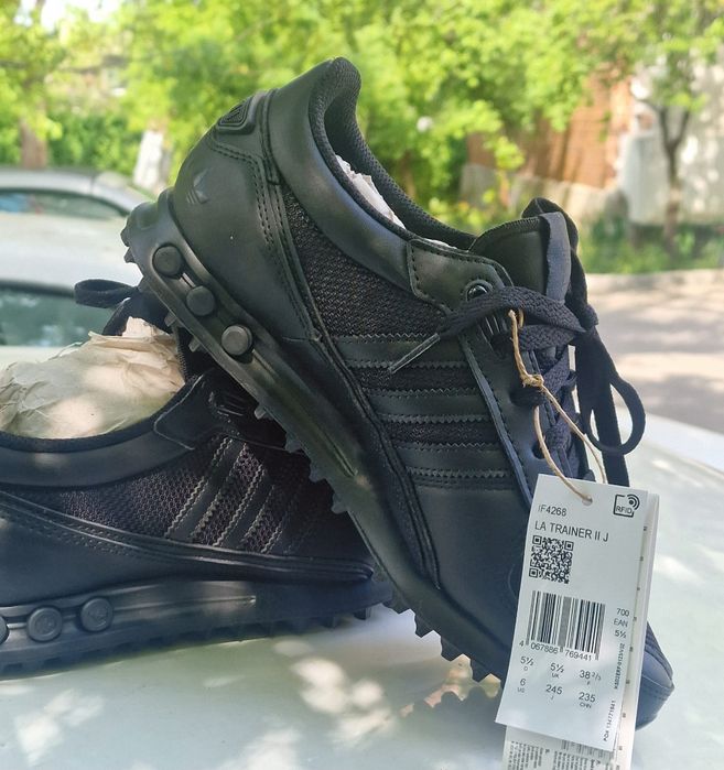 Vând adidasi adidas noi