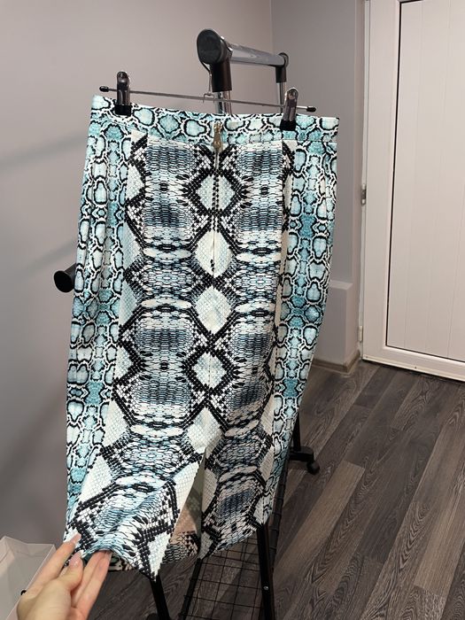 Змийска пола с цепка Guess Marciano