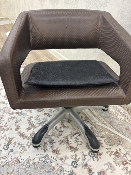 Продам кресло для салона красоты