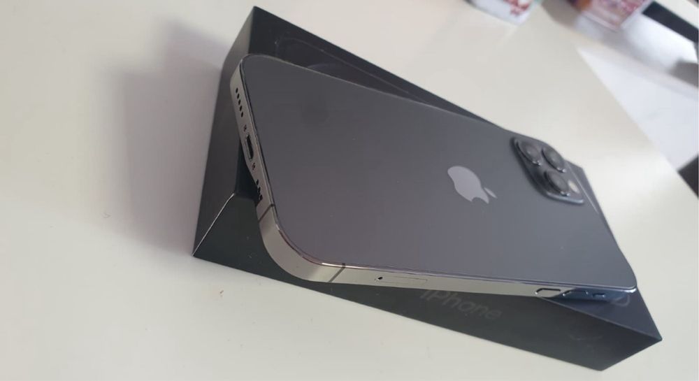 iPhone 12 PRO • graphite • 98 % Bateria