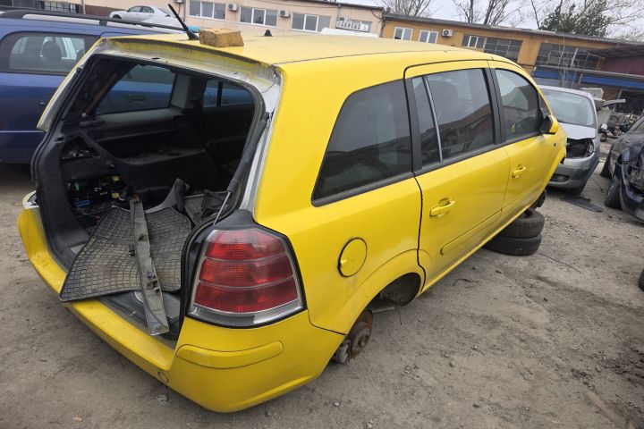 Lampa / Tripla stop dreapta pe aripa Opel Zafira 2006