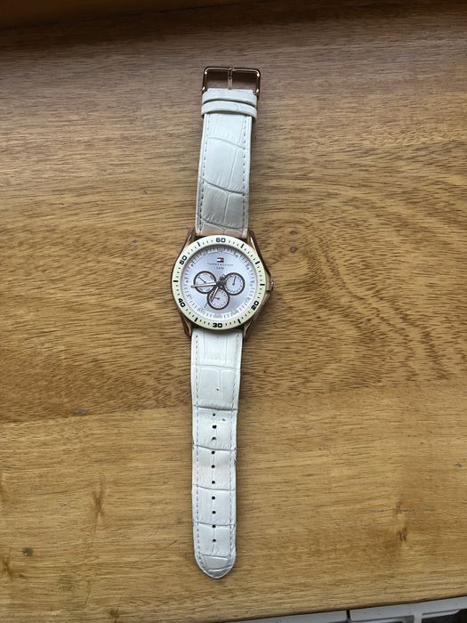 часы Tommy Hilfiger