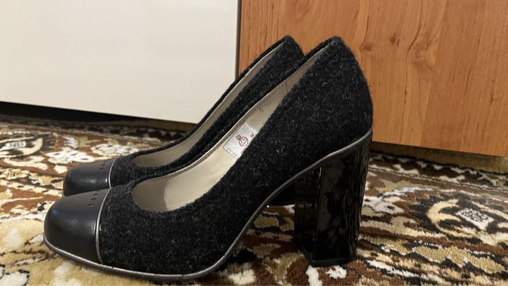 Дамски обувки на ток Clarks