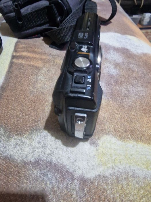 Aparat foto video Olympus Tough TG-4