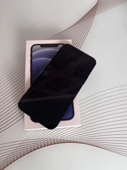 Айфон 12 с каробкой