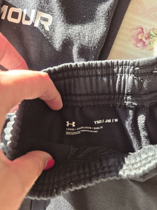 Продавам комплект Under armour момче