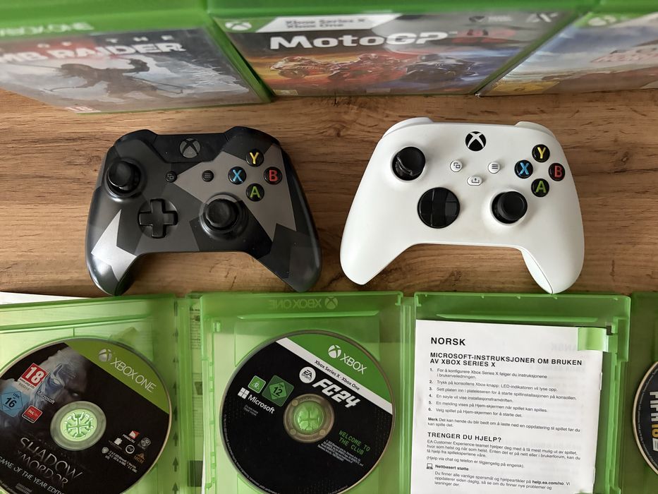Xbox one S +2 джоистика+6игри+волан с педали
