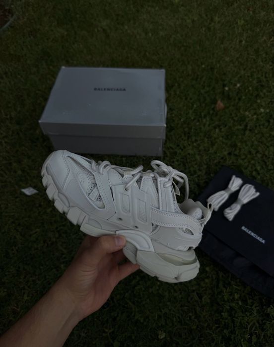 Balenciaga track
