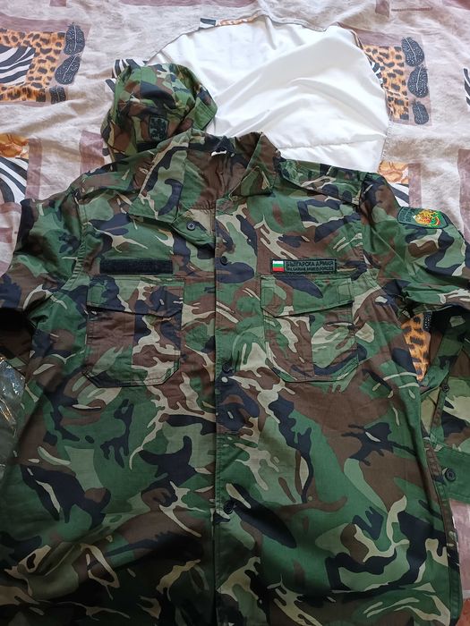 Военни / камуфлажни дрехи НОВИ